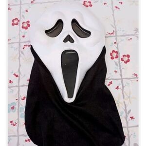 Fun World Scream Ghost Face Adult Costume Hooded Halloween Mask.